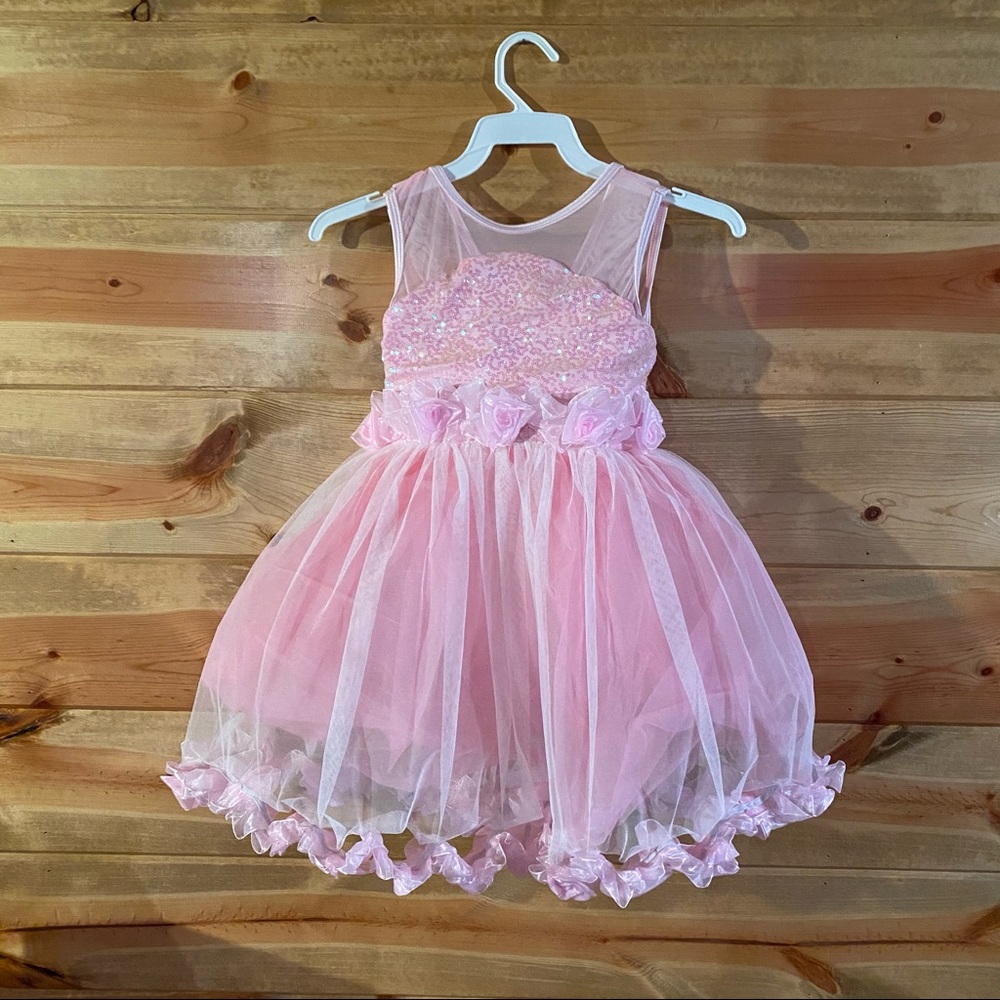 Curtain Call pinky promise dance costume